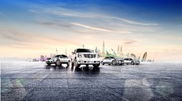 汽車集群在廣場上的廣告設計