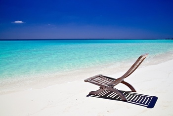 海滩上一个长椅