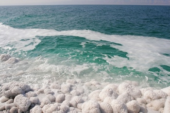 海岸边的海盐
