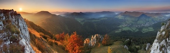 斯洛伐克山的日落全景图