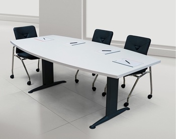 一张白色的小会议桌
