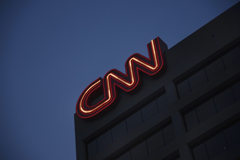 CNN大楼上的标志夜间亮灯效果