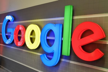 彩色的谷歌立体logo发光字