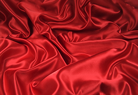 铺满的一大片红色的绸布