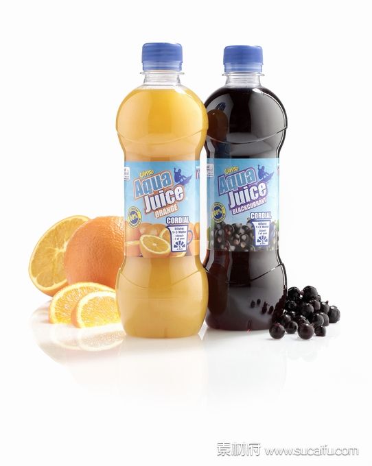 瓶装的橙汁和葡萄汁饮料